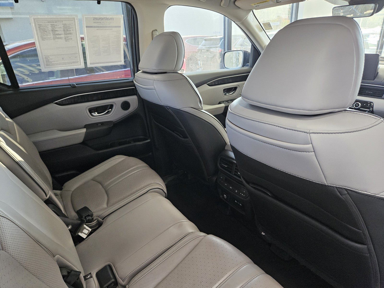 Used 2024 Honda Pilot Elite image 14
