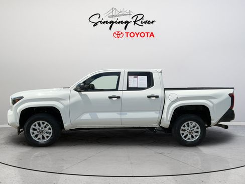 Used 2024 Toyota Tacoma SR AWD/4WD image 4