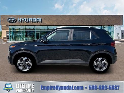 New 2026 Hyundai Venue SEL FWD image 3