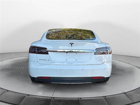 Used 2013 Tesla Model S Long Range image 4