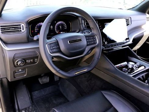 Used 2023 Jeep Wagoneer Series II w/ Convenience Group I image 9