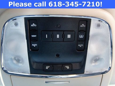 Used 2018 Chrysler 300 Touring L image 38