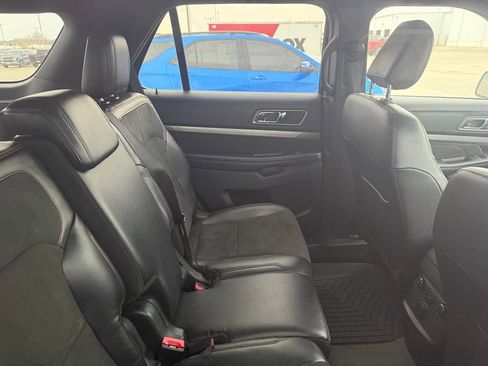 Used 2019 Ford Explorer XLT w/ Equipment Group 202A image 11