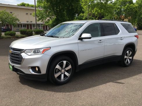 Used 2019 Chevrolet Traverse LT w/ LT Premium Package AWD/4WD image 12