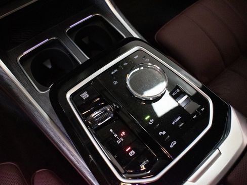 Certified 2025 BMW 760i xDrive 760i xDrive image 19