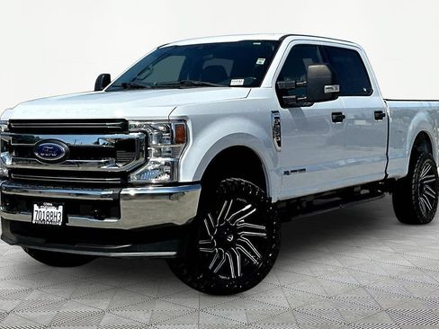 Used 2022 Ford F250 XLT AWD/4WD image 3