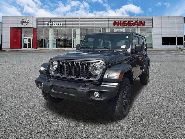 Used 2025 Jeep Wrangler Unlimited Sport AWD/4WD image 3