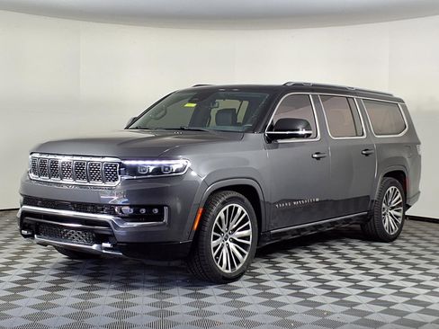 Used 2023 Jeep Grand Wagoneer L Series III w/ Rear Seat Video Group 1 AWD/4WD image 3