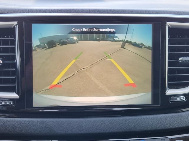 Used 2023 Chrysler Pacifica Touring-L FWD image 19