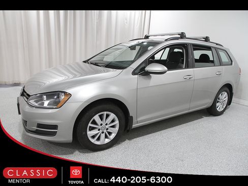 Used 2016 Volkswagen Golf S FWD image 3