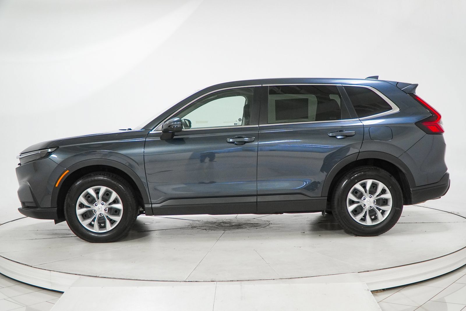 Used 2025 Honda CR-V LX image 5
