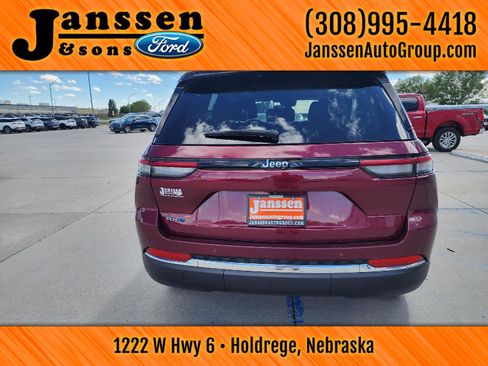 Used 2023 Jeep Grand Cherokee 4WD 4xe image 10