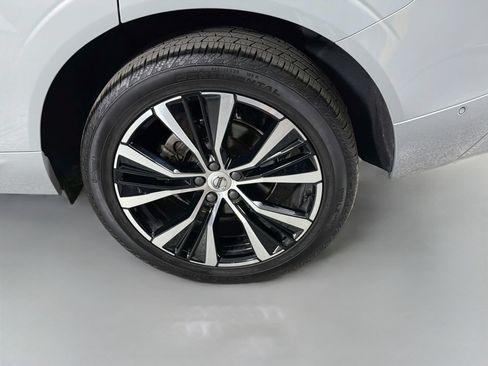 Certified 2024 Volvo XC60 B5 Plus w/ Protection Package Premier AWD/4WD image 31