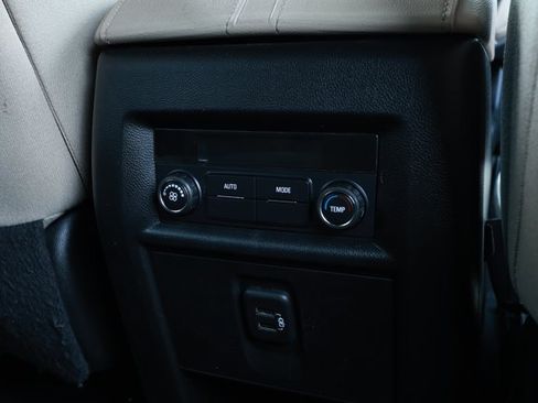 Used 2023 Chevrolet Traverse LS FWD image 26
