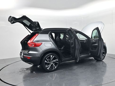 Used 2019 Volvo XC40 T5 R-Design image 67