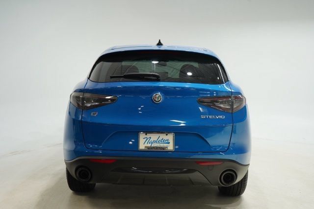 New 2025 Alfa Romeo Stelvio Sprint AWD/4WD image 6