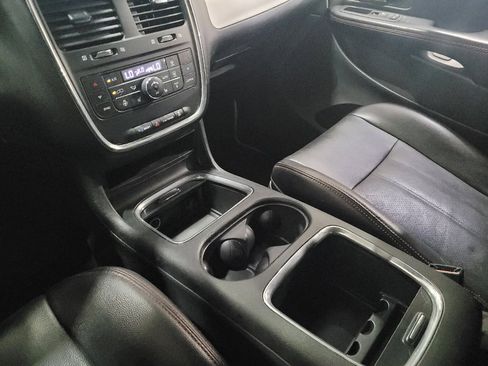 Used 2019 Dodge Grand Caravan GT FWD image 26