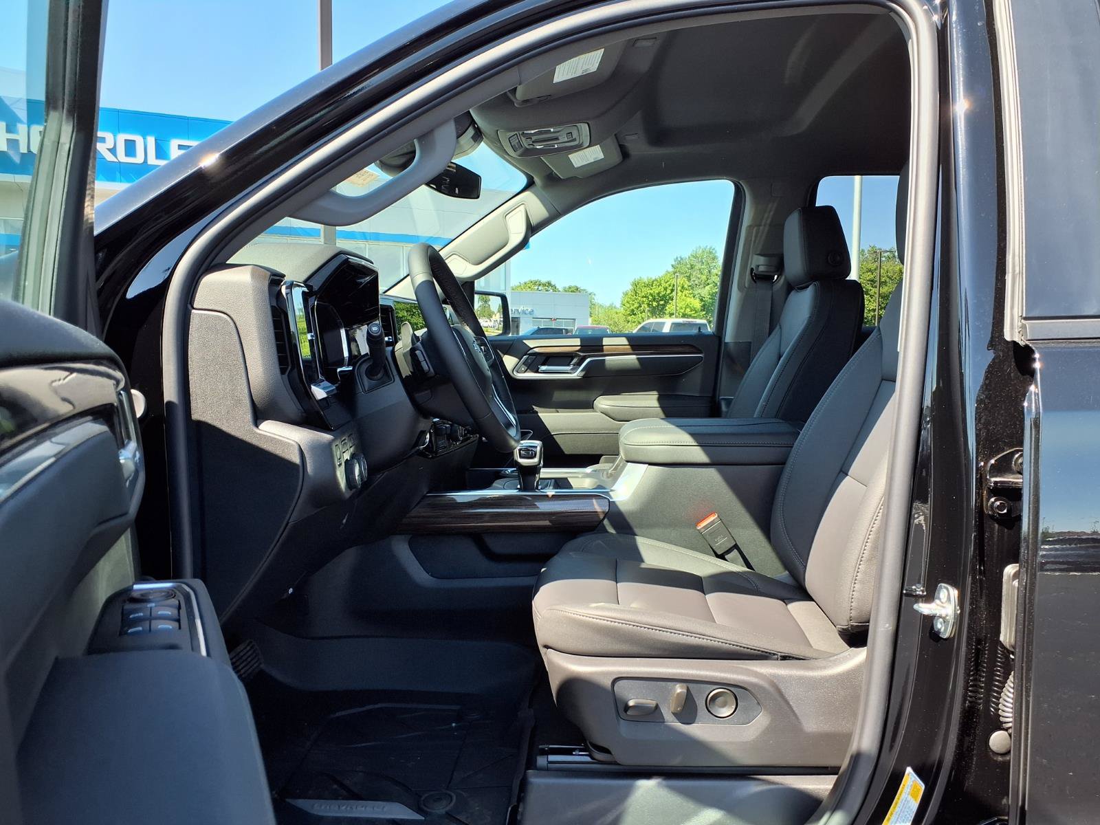 New 2026 Chevrolet Silverado 1500 RST w/ Convenience Package II AWD/4WD image 15