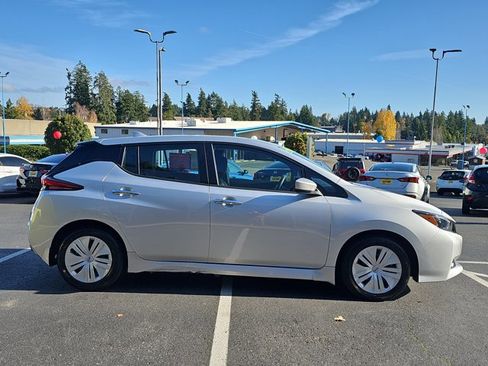 Certified 2023 Nissan Leaf S image 6