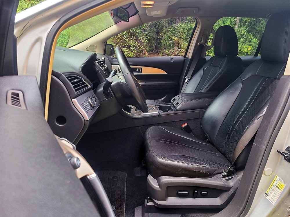 Used 2011 Lincoln MKX 2WD image 14
