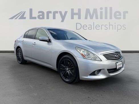 Used 2011 INFINITI G25 x w/ Moonroof Pkg AWD/4WD image 7