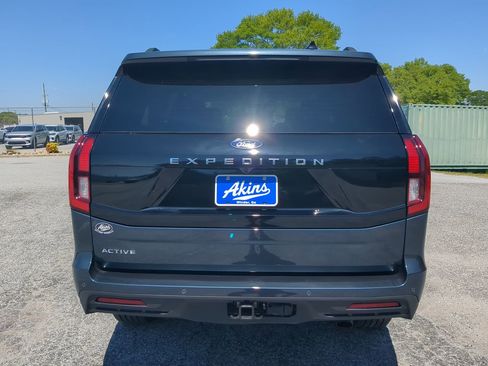New 2026 Ford Expedition Active RWD image 4