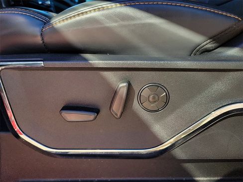 Used 2024 Ford F350 Platinum w/ FX4 Off-Road Package image 20