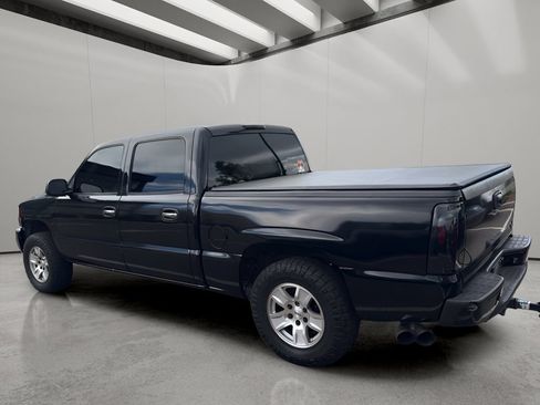 Used 2006 GMC Sierra 1500 SLE w/ Light Duty Power Package RWD image 3
