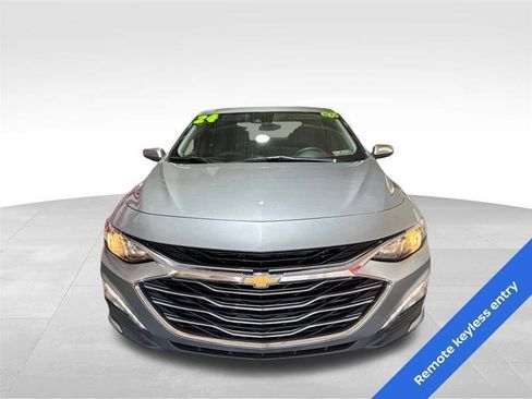 Used 2024 Chevrolet Malibu LT image 2