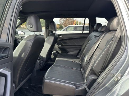 Used 2022 Volkswagen Tiguan SE R-Line image 13