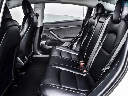 Used 2021 Tesla Model 3 Standard Range Plus image 18