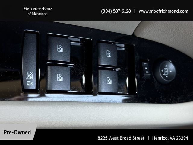 Used 2013 Cadillac XTS Luxury FWD image 22