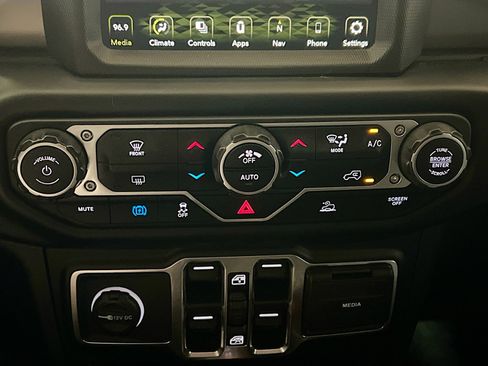 Used 2023 Jeep Wrangler Unlimited w/ 8.4" Radio Group AWD/4WD image 12