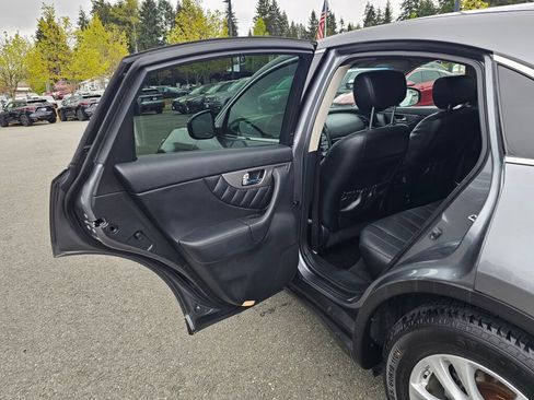 Used 2017 INFINITI QX70 AWD image 21