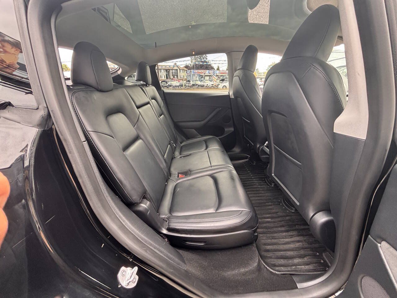 Used 2024 Tesla Model Y Long Range AWD/4WD image 17