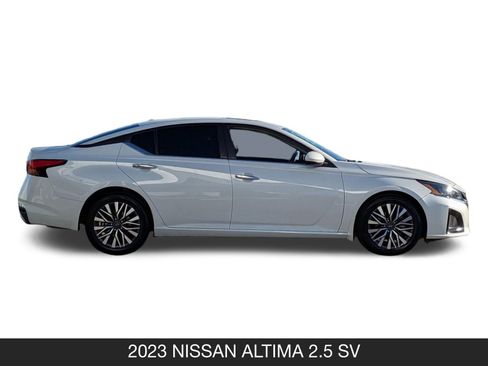 Used 2023 Nissan Altima 2.5 SV w/ SV Premium Package image 7