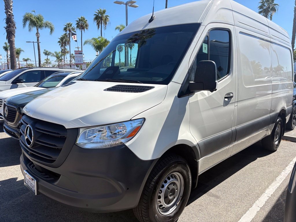 Used 2025 Mercedes-Benz Sprinter 2500 image 3