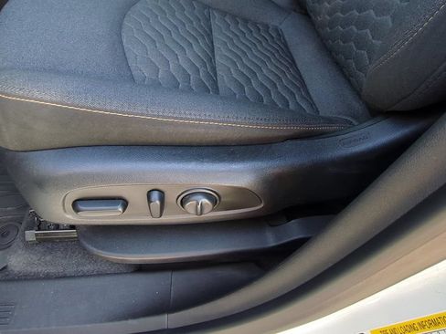 Used 2020 Chevrolet Equinox LT w/ Driver Convenience Package FWD image 16