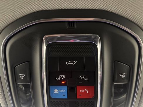 Used 2023 Jeep Grand Cherokee Laredo w/ Luxury Tech Group I image 45