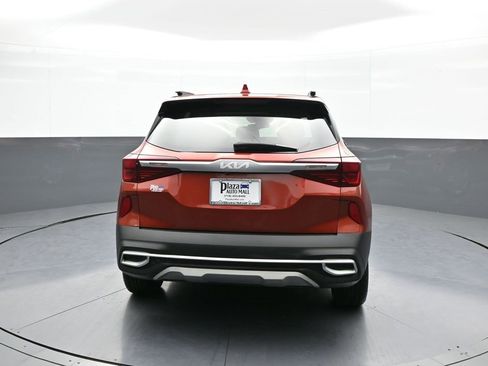 Certified 2022 Kia Seltos S image 7