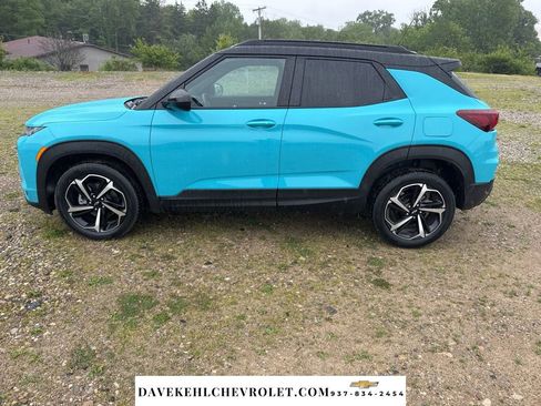 Used 2022 Chevrolet TrailBlazer RS w/ Sun and Liftgate Package AWD/4WD image 2
