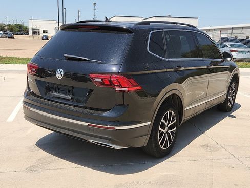 Used 2021 Volkswagen Tiguan SE image 3