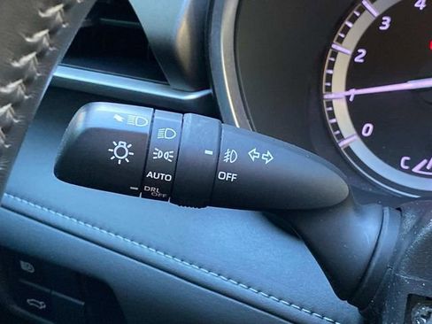Used 2022 Toyota Highlander XLE FWD image 23