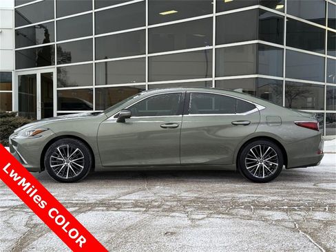 Used 2024 Lexus ES 350 w/ Premium Package image 7