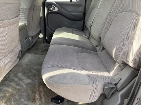 Used 2016 Nissan Frontier SV image 17