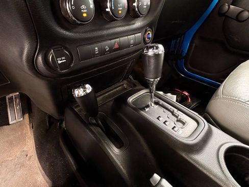 Used 2015 Jeep Wrangler Rubicon w/ Trailer Tow Group AWD/4WD image 11