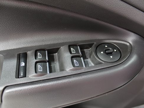 Used 2019 Ford Escape SE FWD image 16