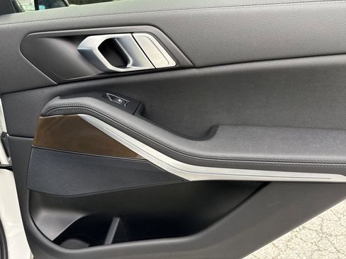 Used 2022 BMW X5 sDrive40i w/ Parking Assistance Package image 16