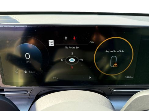 Certified 2025 Hyundai Kona Limited FWD image 11