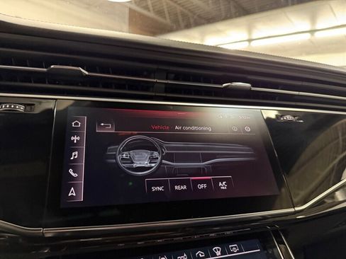Used 2019 Audi Q8 Prestige w/ Luxury Package image 33